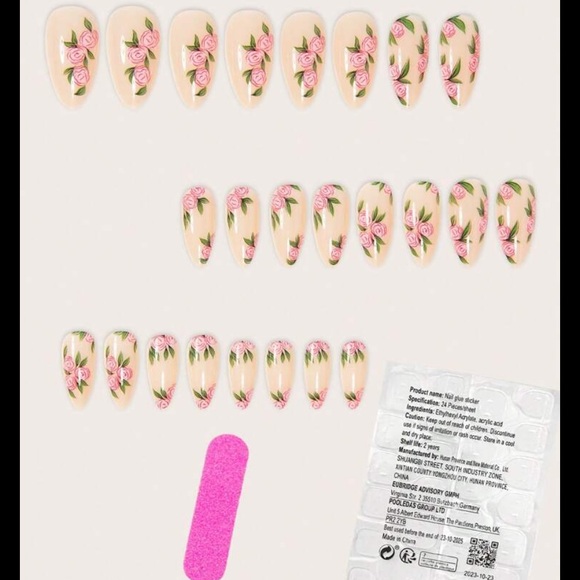 Flower Press On Nails - Picture 5 of 8